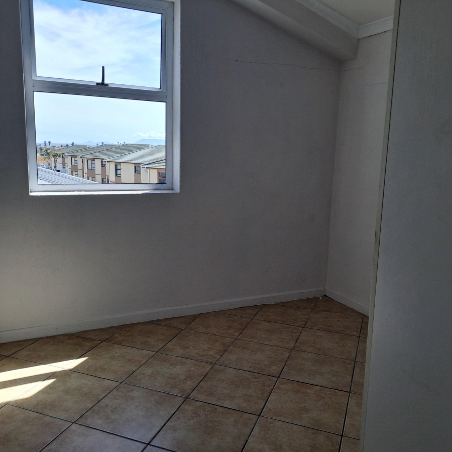 To Let 2 Bedroom Property for Rent in Whispering Pines Western Cape